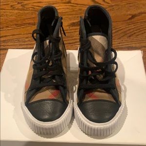 Burberry girls high top star trainer sneakers